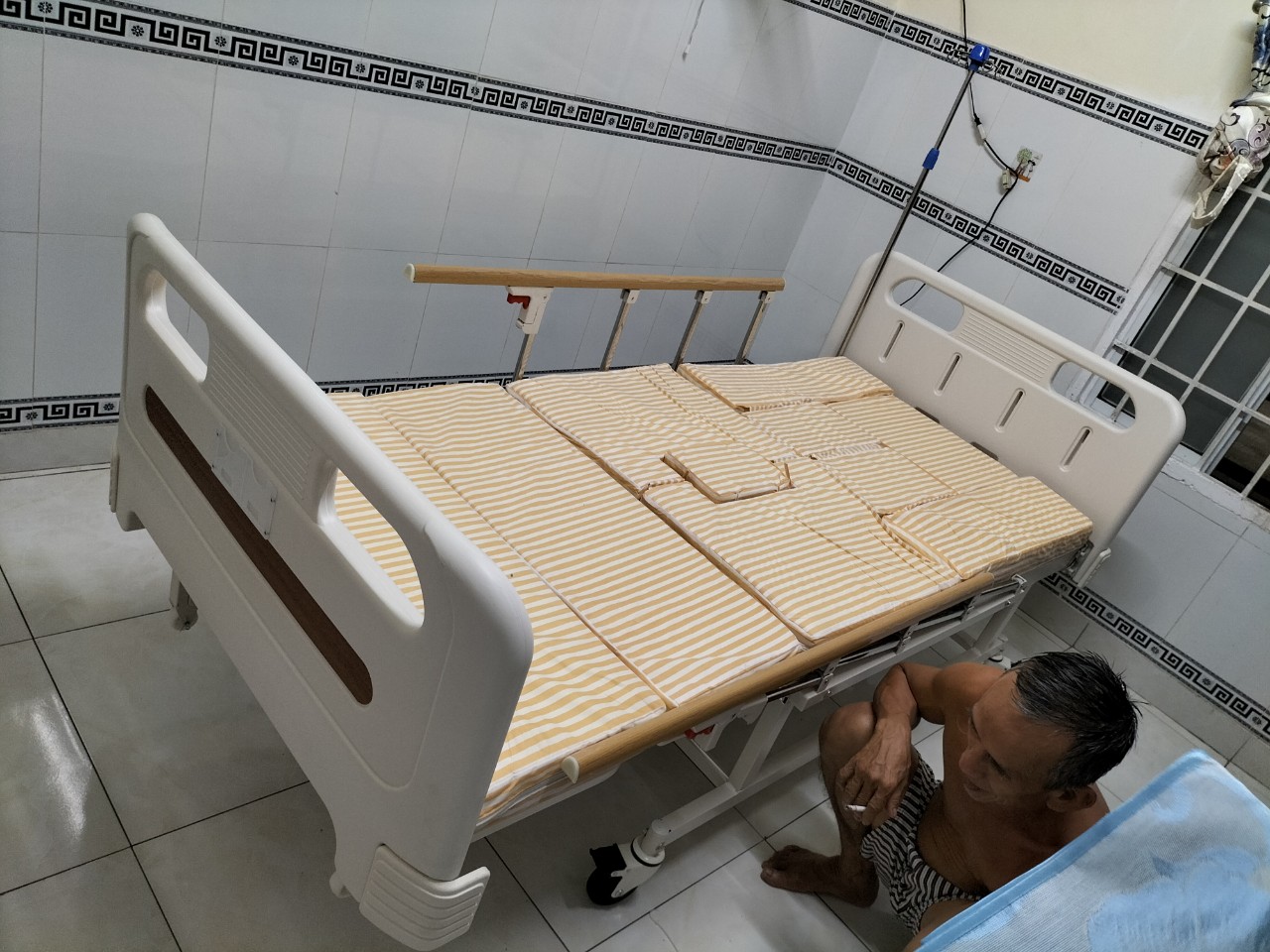 Giường bệnh nhân ở bình dương