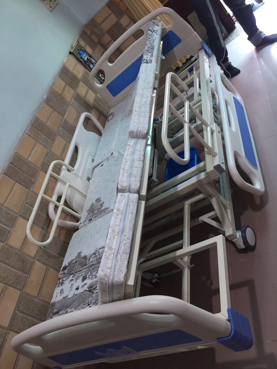 Cữa hàng giường y tế lucass GB4 tại Đồng Nai