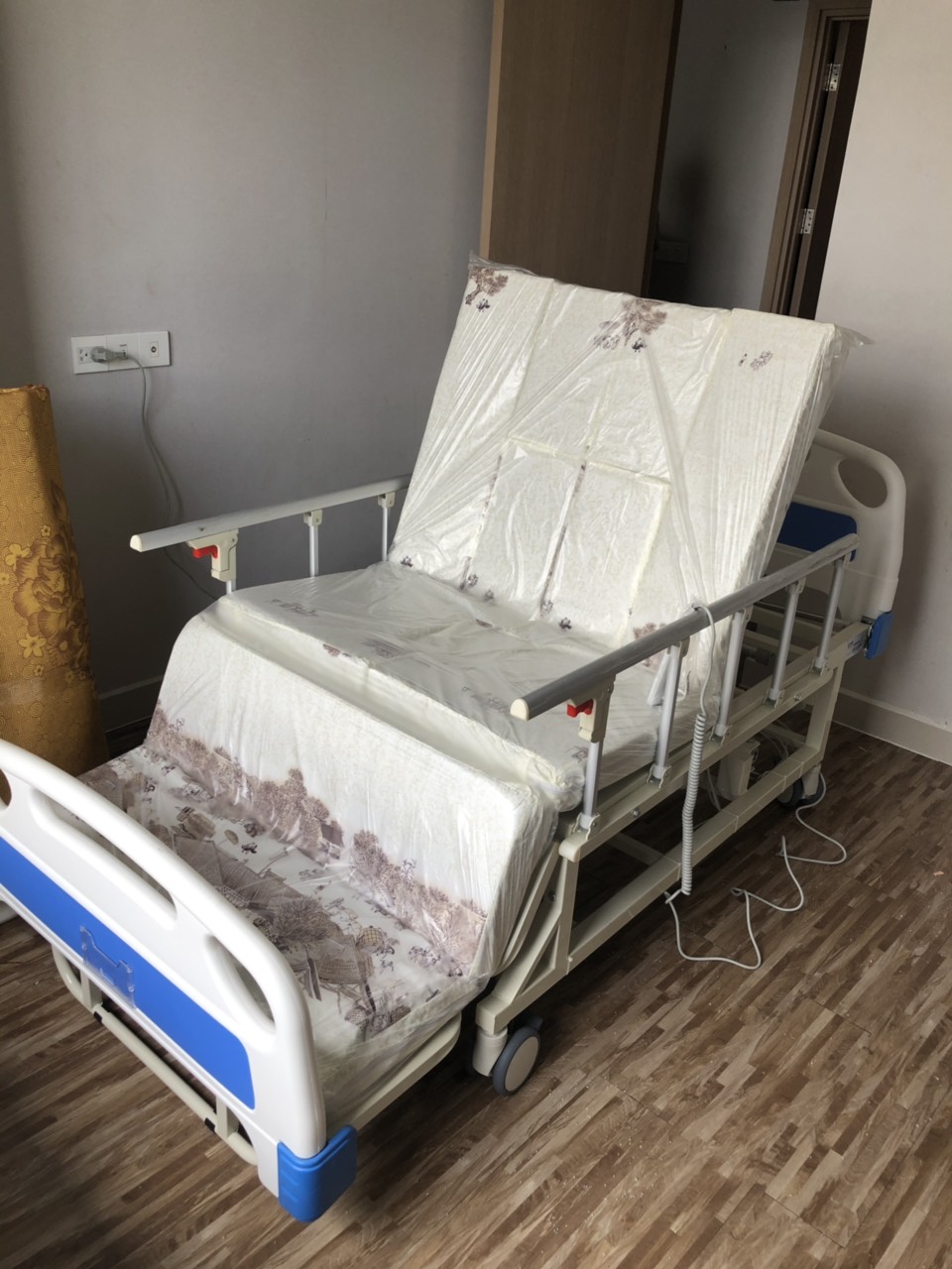 Top các mẫu giường bệnh cho người già được ưa chuộng nhất hiện nay