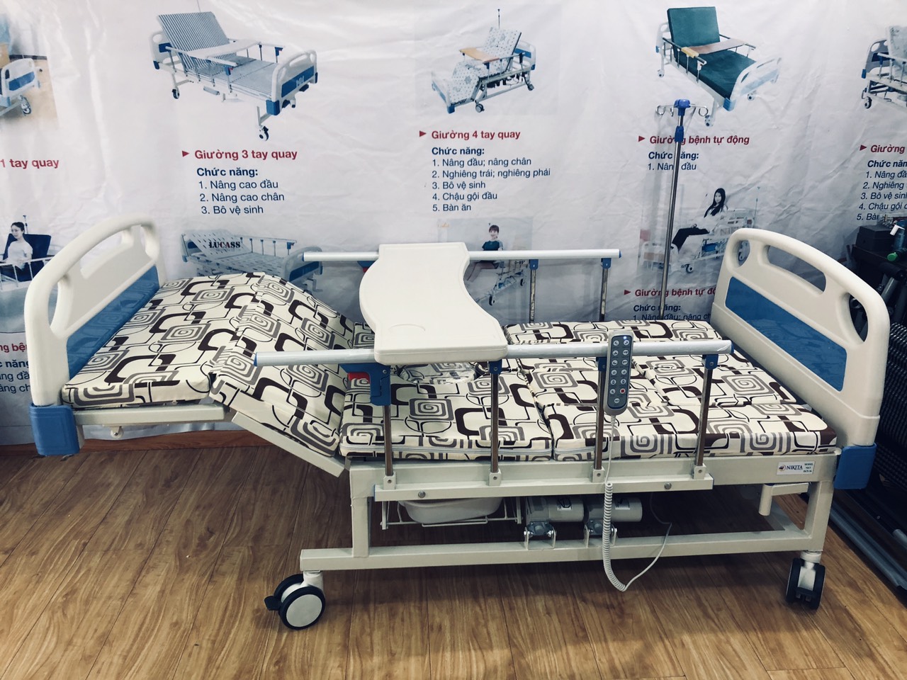 Sản phẩm giường bệnh Lucass chạy bằng điện