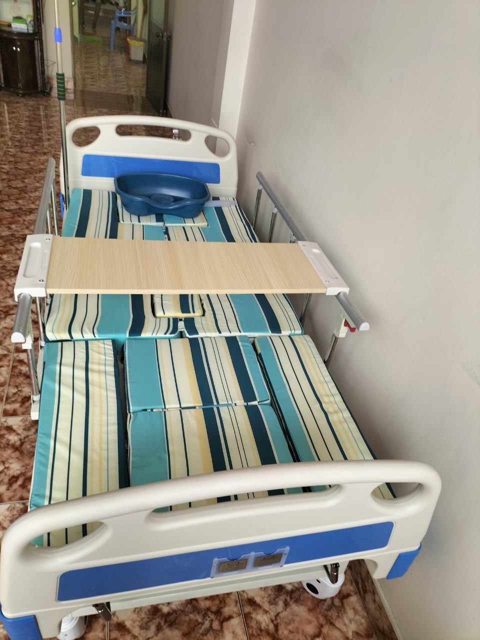 Ở cà mau bán giường y tế giá tốt nhất ở đâu?